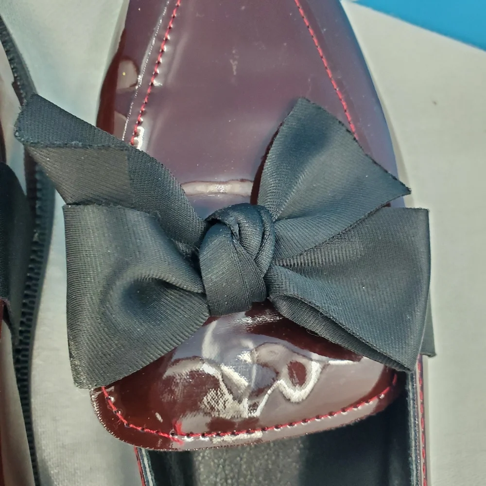 N/A burgundy maroon